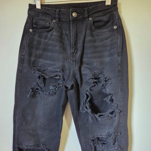 EUC AMERICAN EAGLE OUTFITTERS REAL GOOD DARK WASH DESTROYED MOM JEANS SIZE 2 - Picture 4 of 16